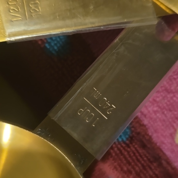 Williams Sonoma Three Gold Measuring Cups, Retail Price $49.95US - Picture 7 of 11